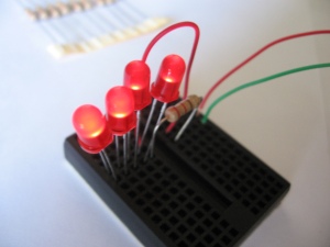 LEDs prendidos en un circuito paralelo.